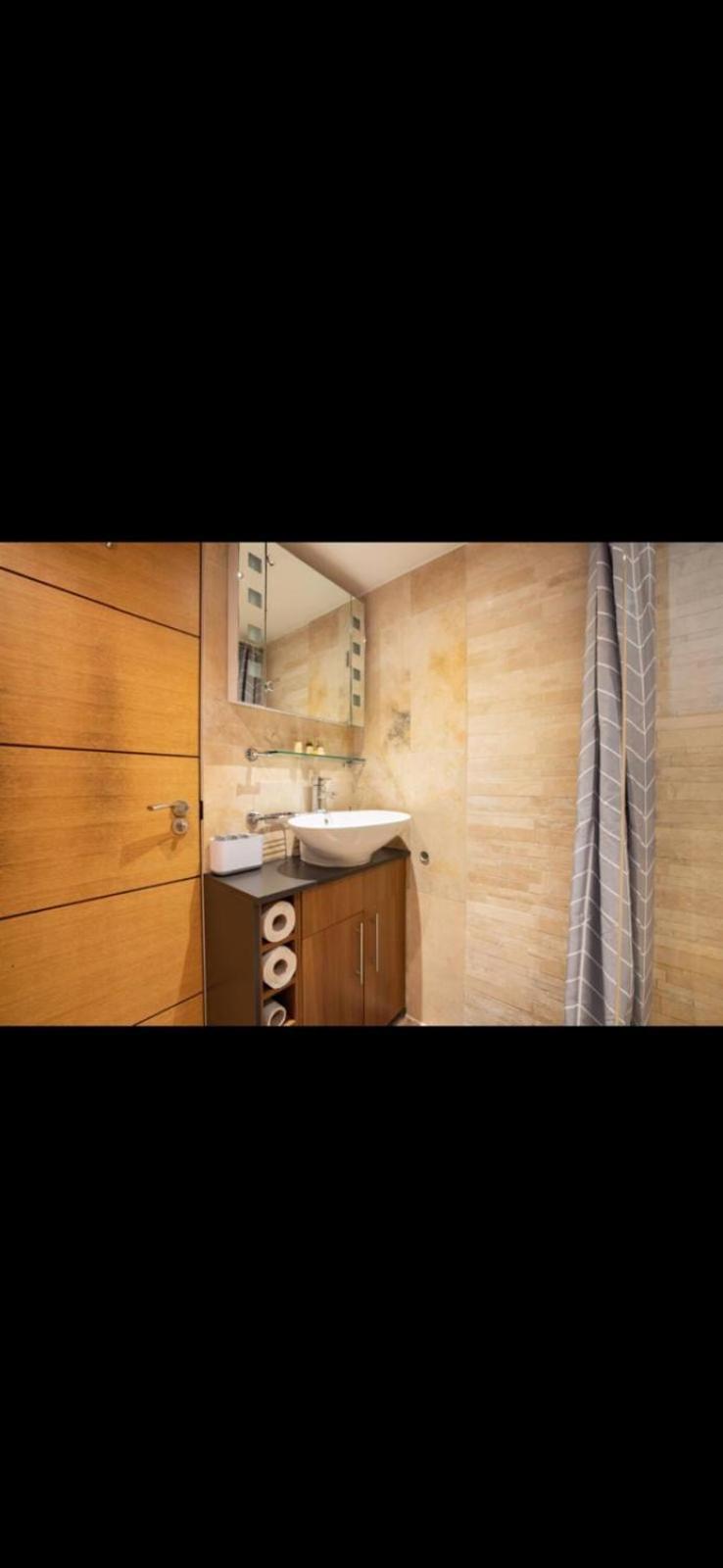 Buckingham Elegance Apartment London